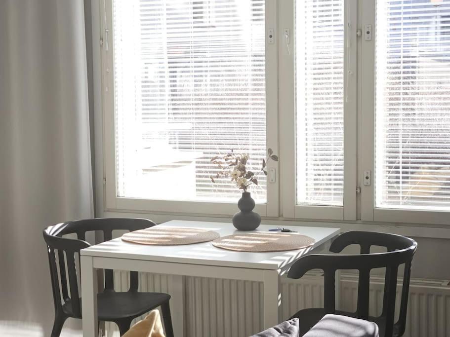 Modern One-Bedroom With Glazed Sun Balcony, 350M Metro Helsinki Luaran gambar