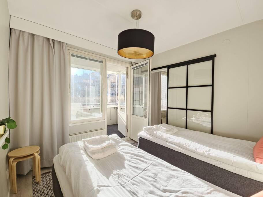 Modern One-Bedroom With Glazed Sun Balcony, 350M Metro Helsinki Luaran gambar